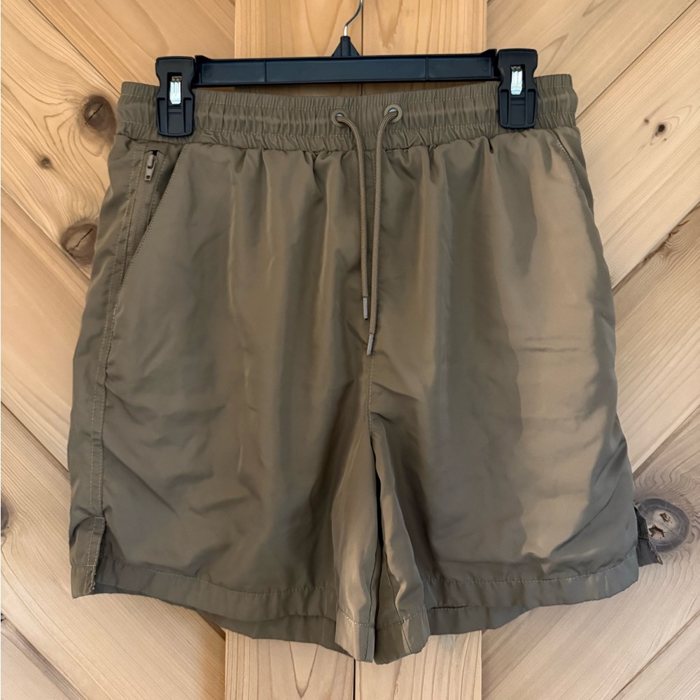 Maison Article Men’s Athletic Shorts. Size S